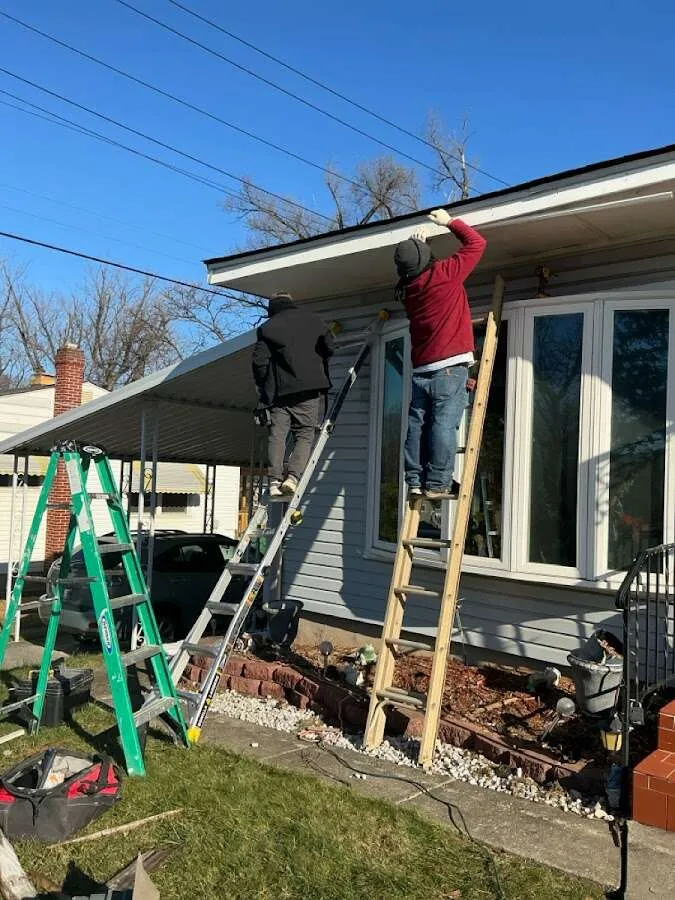 Restoration crew performing exterior repair in Frankfort